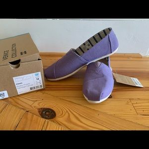 NWT Toms Dusky Purple size 12